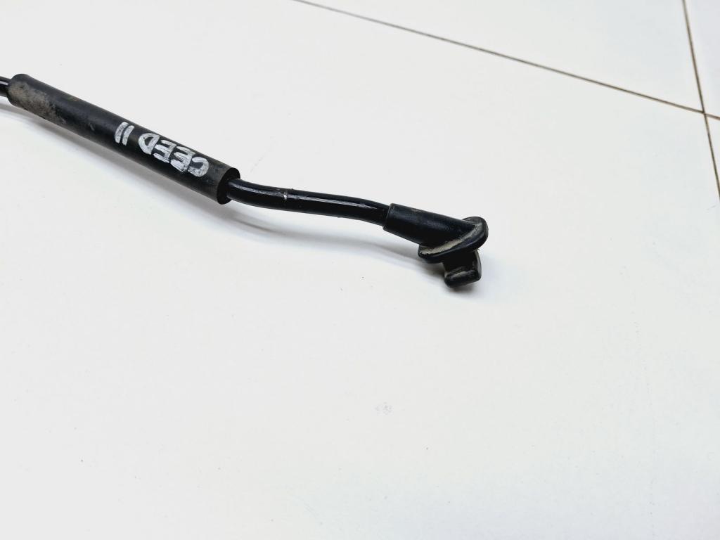 Держатель капота, 500 рублей, Пермь