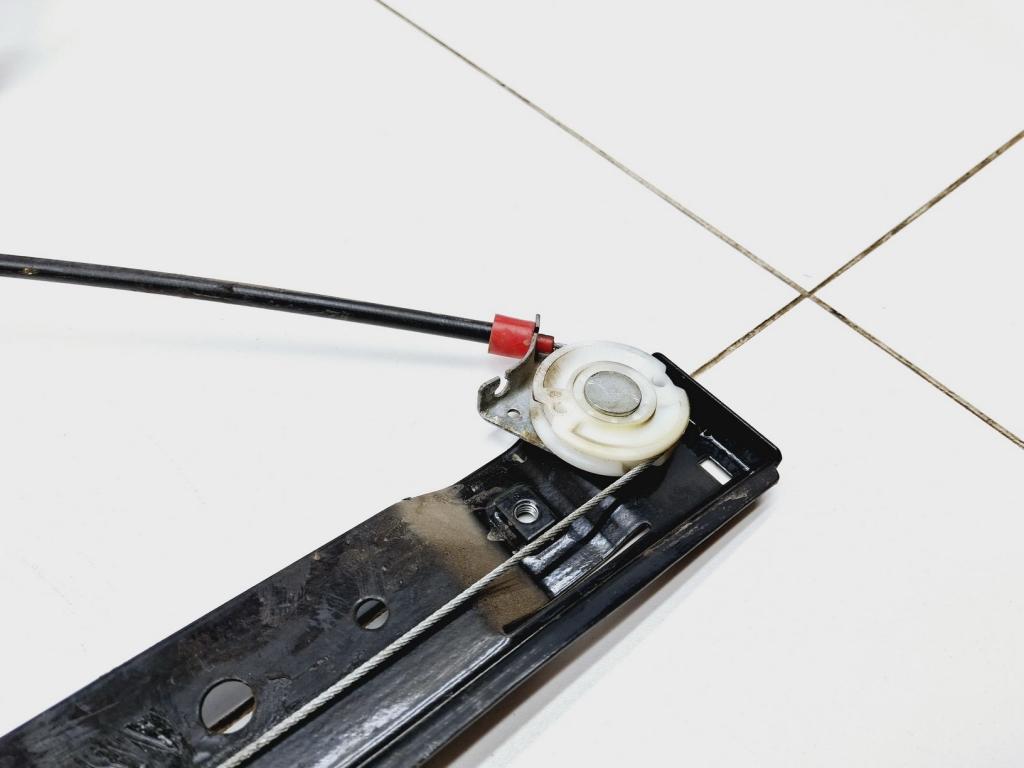 Стеклоподъемник задний левый, 2000 рублей, Пермь