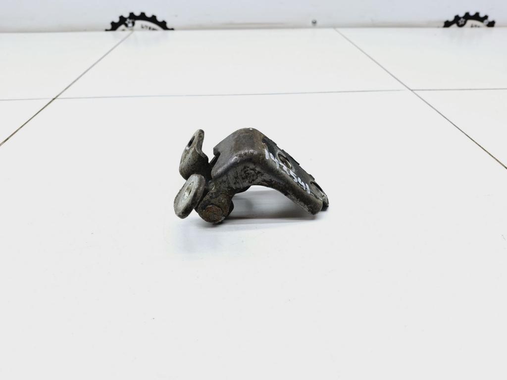 Петля двери задней левой нижняя, 1000 рублей, Пермь