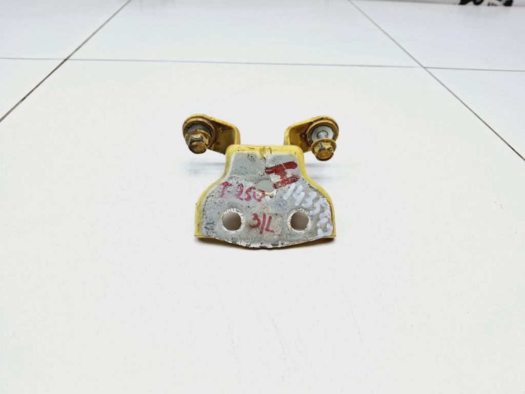 Петля двери задней левой нижняя, 500 рублей, Пермь