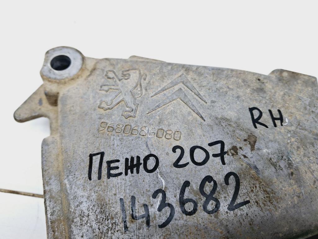 Кронштейн двигателя правый, 1000 рублей, Пермь