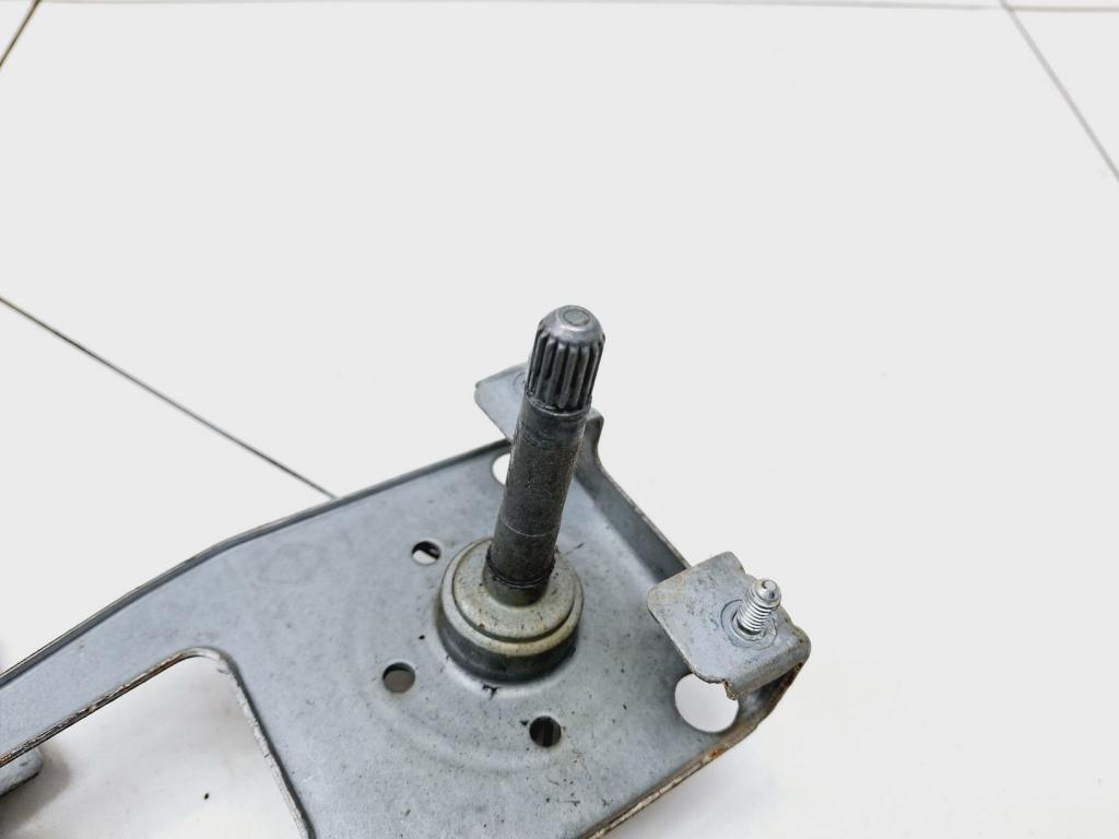 Стеклоподъемник механический задний левый, 850 рублей, Пермь