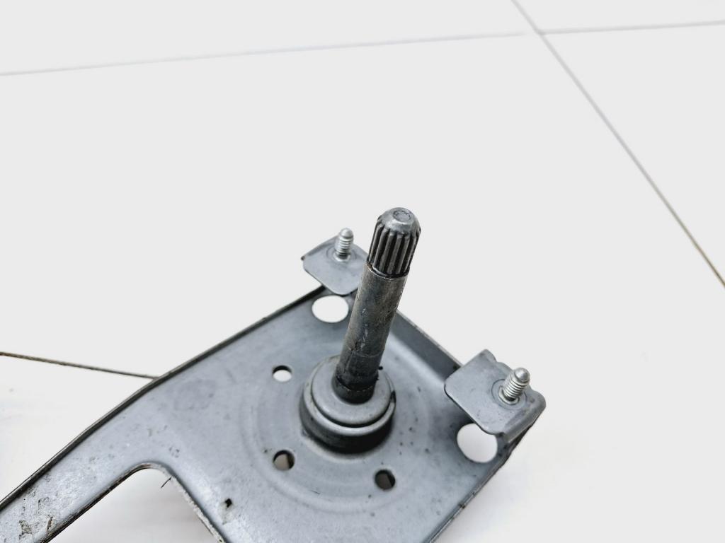 Стеклоподъемник механический задний правый, 500 рублей, Пермь