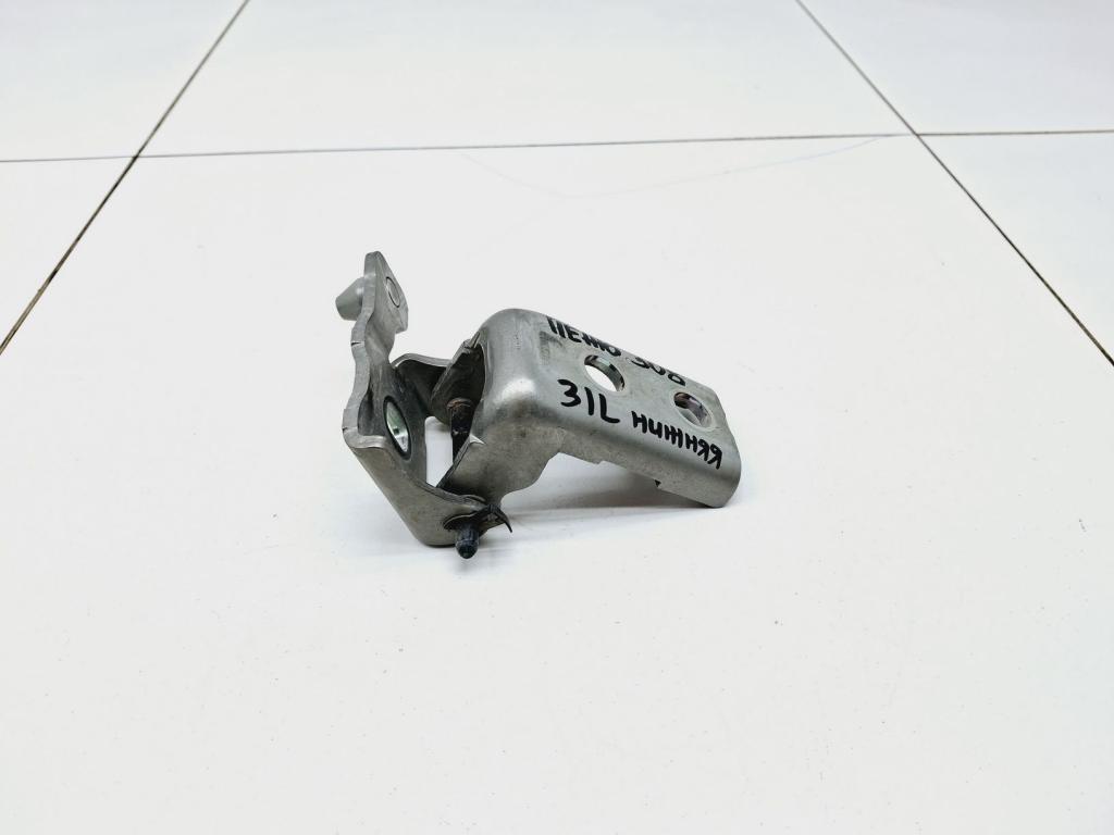 Петля двери задней левой нижняя, 500 рублей, Пермь