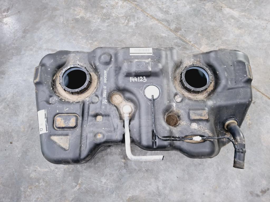 Бак топливный, 2000 рублей, Пермь