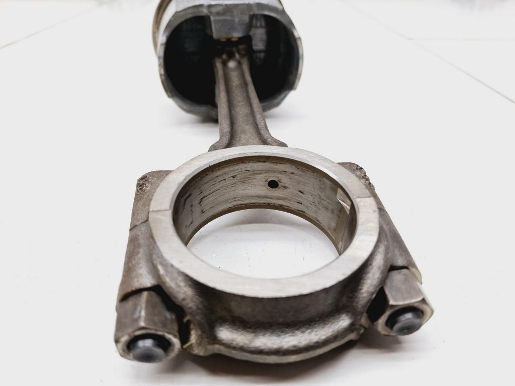 Поршень с шатуном, 2000 рублей, Пермь