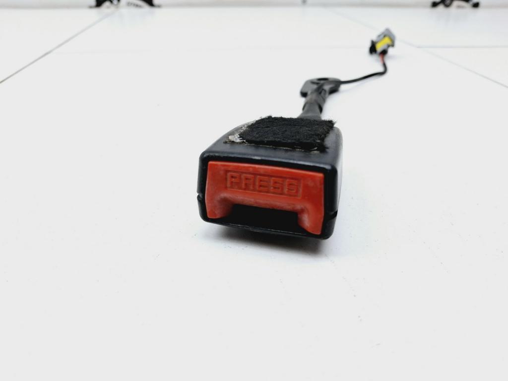 Ответная часть ремня безопасности, 1000 рублей, Пермь