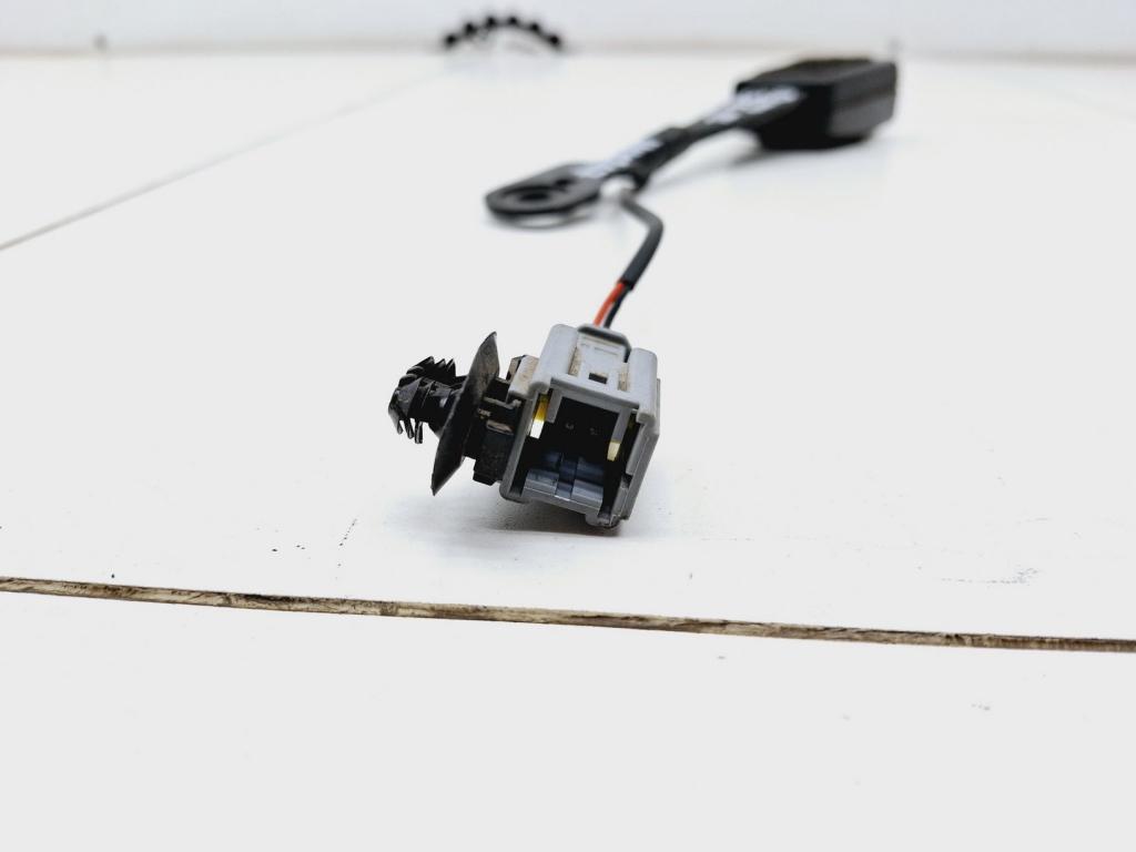 Ответная часть ремня безопасности, 1000 рублей, Пермь