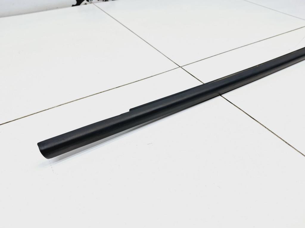 Накладка стекла переднего правого, 1000 рублей, Пермь