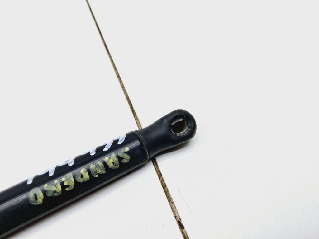 Амортизатор двери багажника, 500 рублей, Пермь