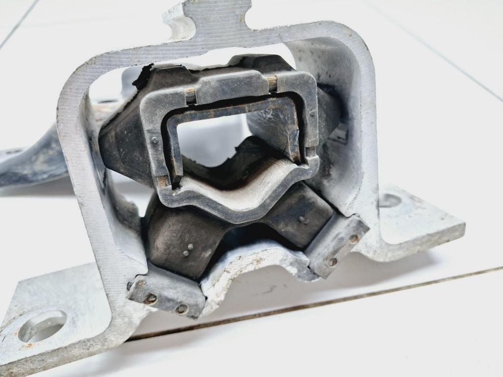 Опора двигателя правая, 1000 рублей, Пермь