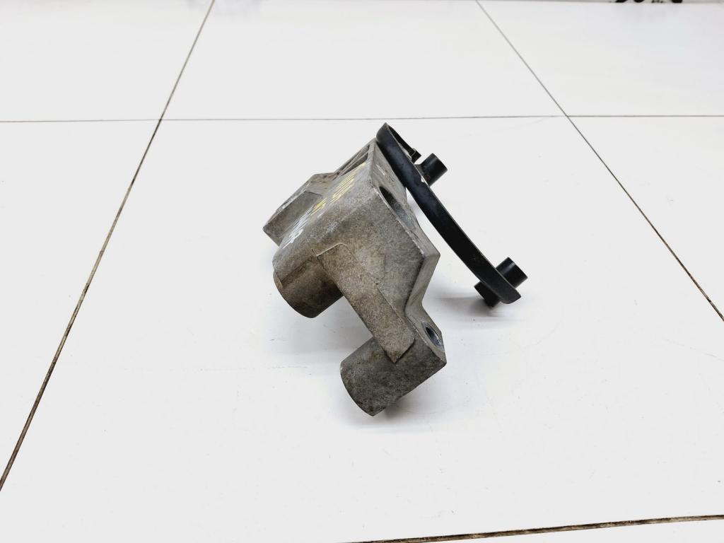 Кронштейн двигателя правый, 1500 рублей, Пермь