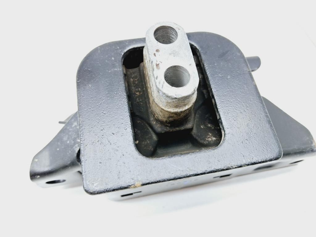 Опора двигателя левая, 4000 рублей, Пермь