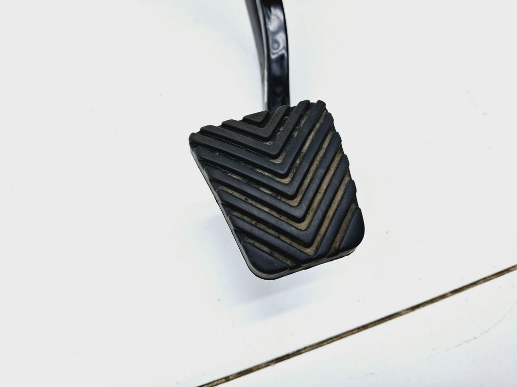 Педаль тормоза, 1000 рублей, Пермь