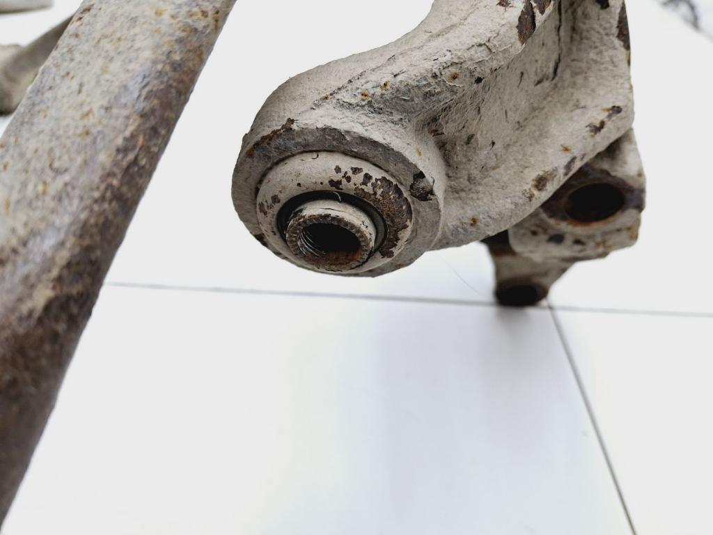 Кулак поворотный задний правый, 8000 рублей, Пермь