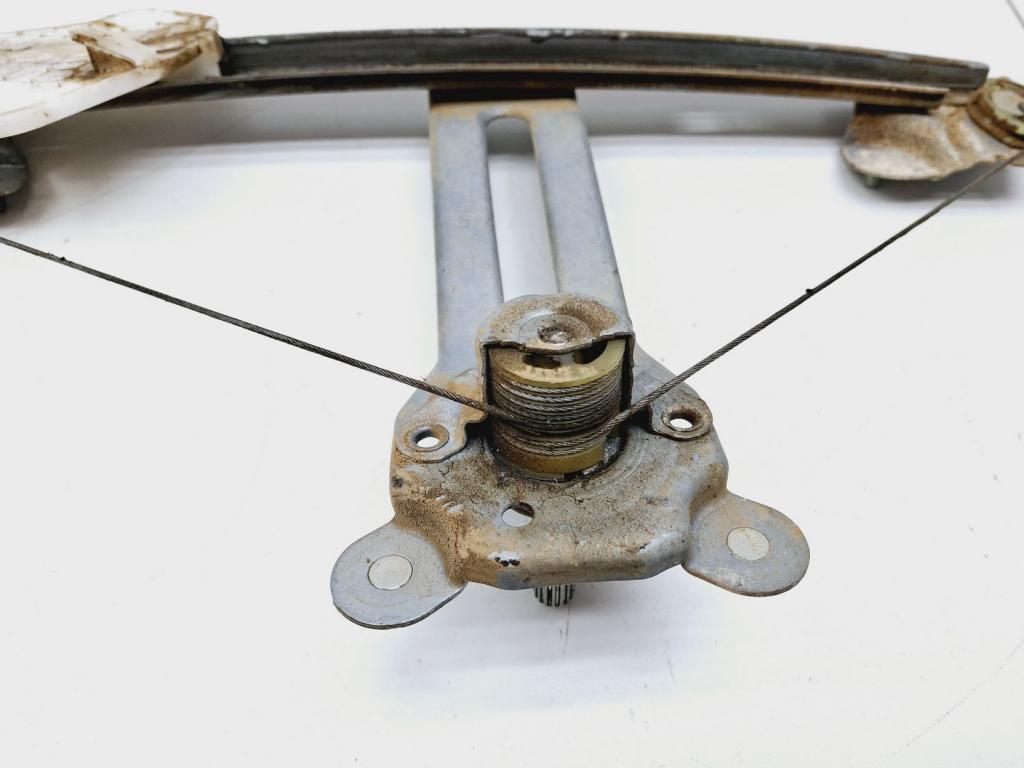 Стеклоподъемник механический задний левый, 500 рублей, Пермь