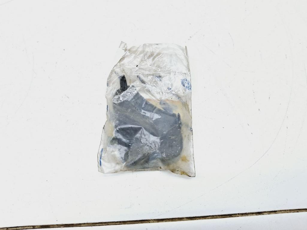 Заглушка буксировочного крюка, 2000 рублей, Пермь