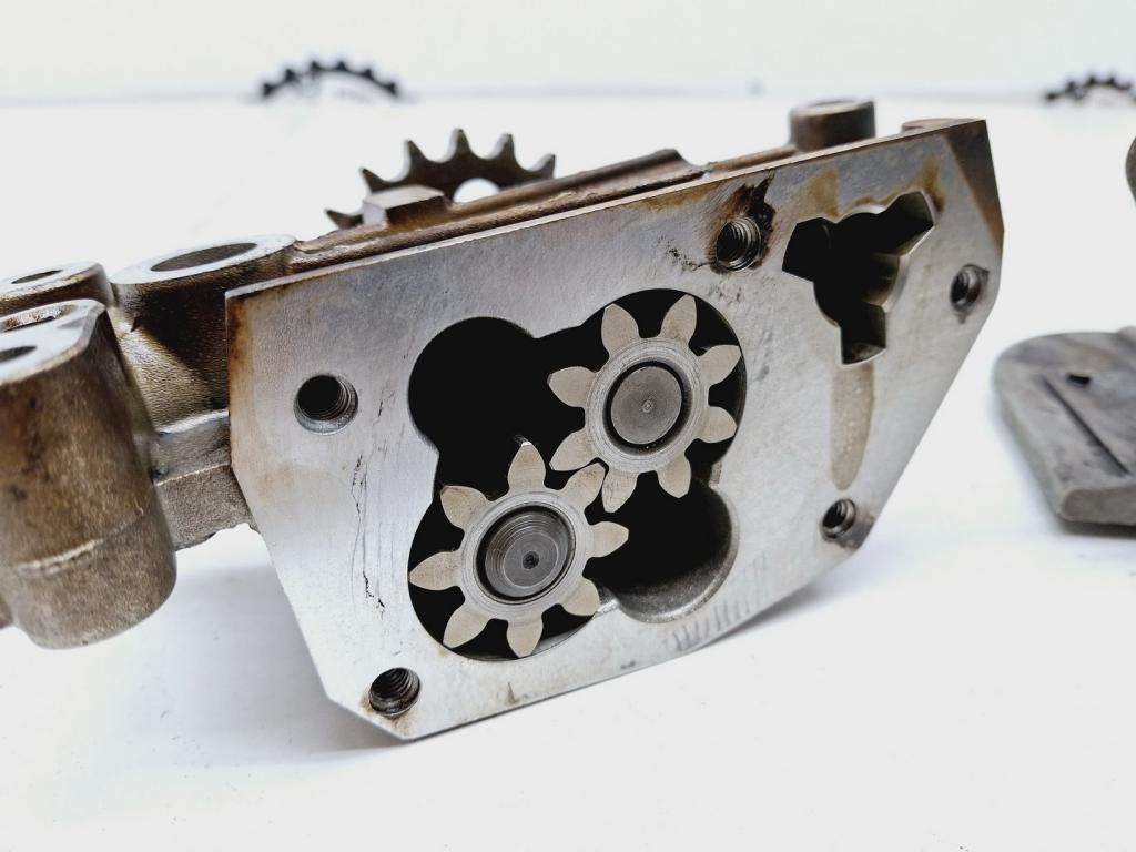 Насос масляный, 1500 рублей, Пермь