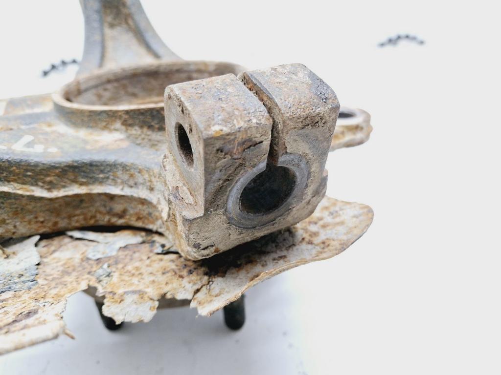 Кулак поворотный передний левый, 12000 рублей, Пермь