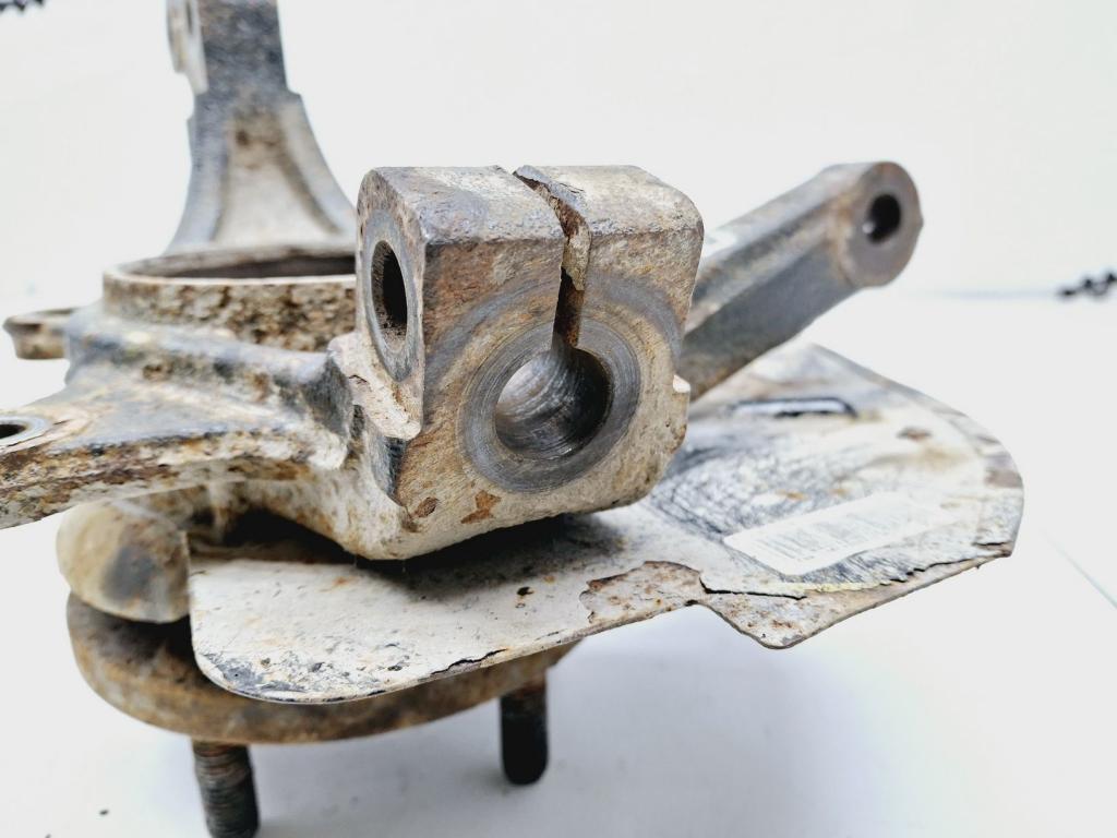 Кулак поворотный передний правый, 12000 рублей, Пермь