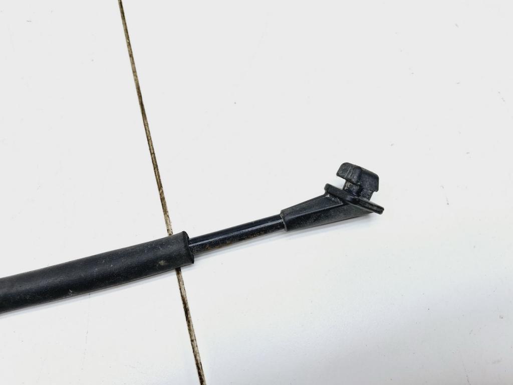 Держатель капота, 500 рублей, Пермь