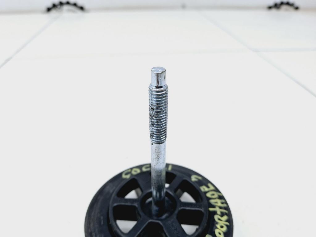 Болт крепления запасного колеса, 500 рублей, Пермь