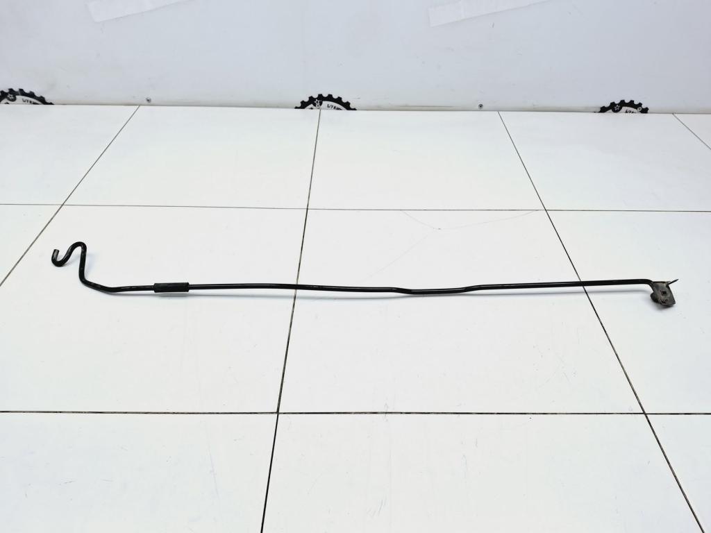 Держатель капота, 500 рублей, Пермь