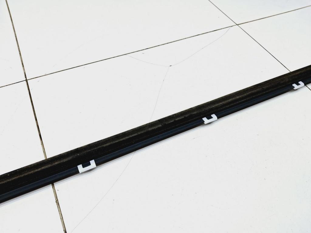 Накладка стекла переднего левого, 3000 рублей, Пермь