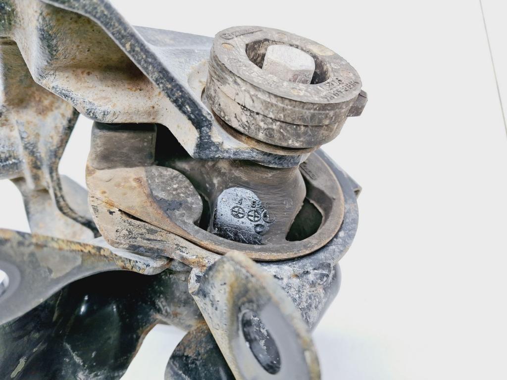 Опора КПП левая, 3000 рублей, Пермь