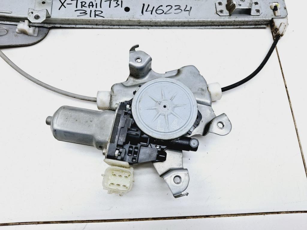 Стеклоподъемник задний правый, 1000 рублей, Пермь