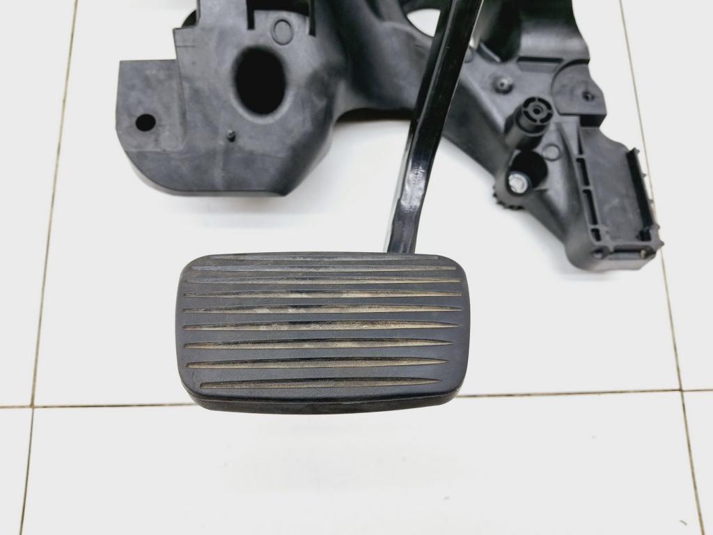 Педаль тормоза, 2000 рублей, Пермь