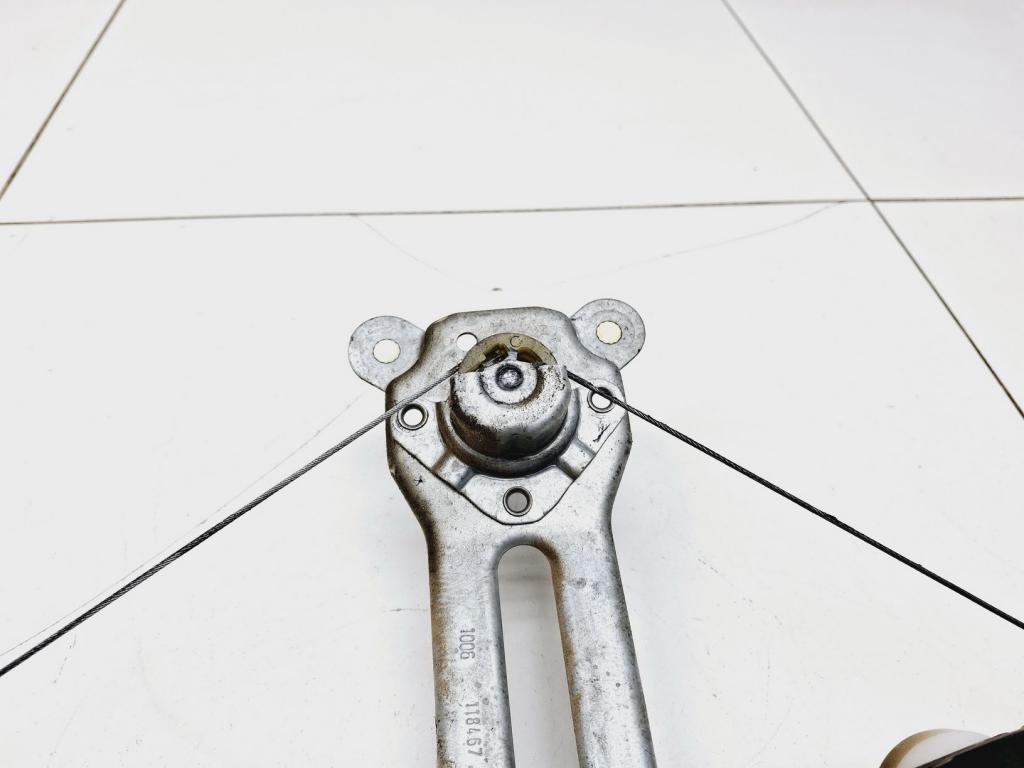 Стеклоподъемник механический задний правый, 500 рублей, Пермь