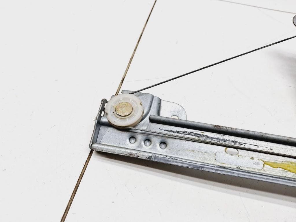 Стеклоподъемник механический задний правый, 500 рублей, Пермь