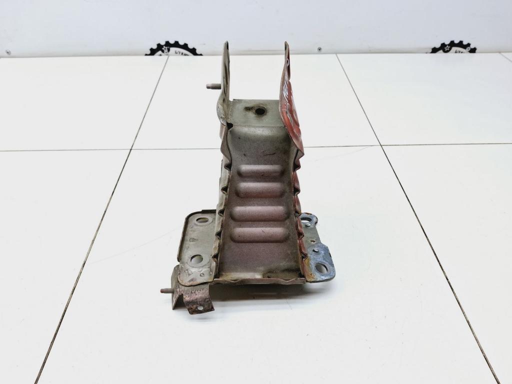 Кронштейн усилителя переднего бампера левый, 1500 рублей, Пермь