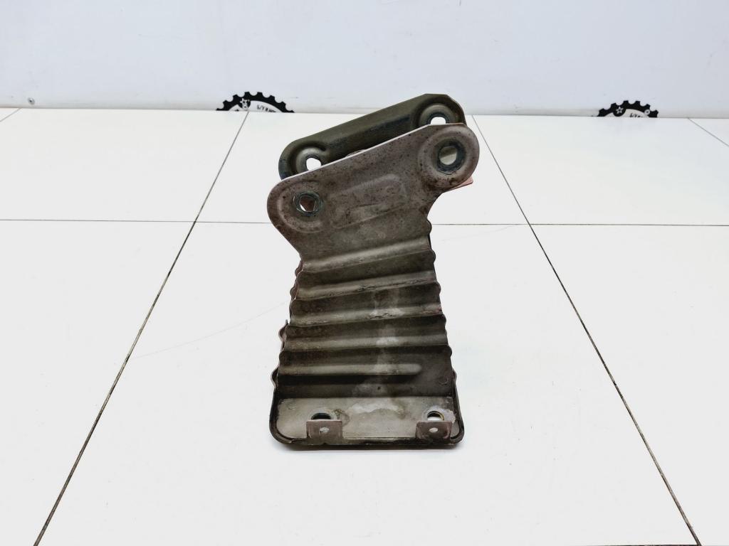 Кронштейн усилителя переднего бампера правый, 2000 рублей, Пермь