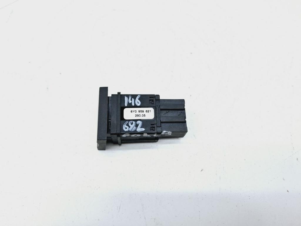 Кнопка обогрева заднего стекла, 500 рублей, Пермь