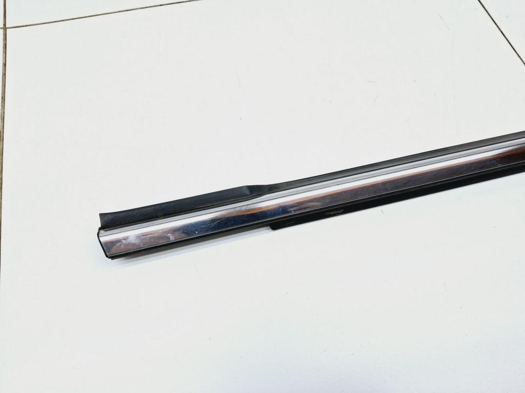 Накладка стекла переднего правого, 1000 рублей, Пермь