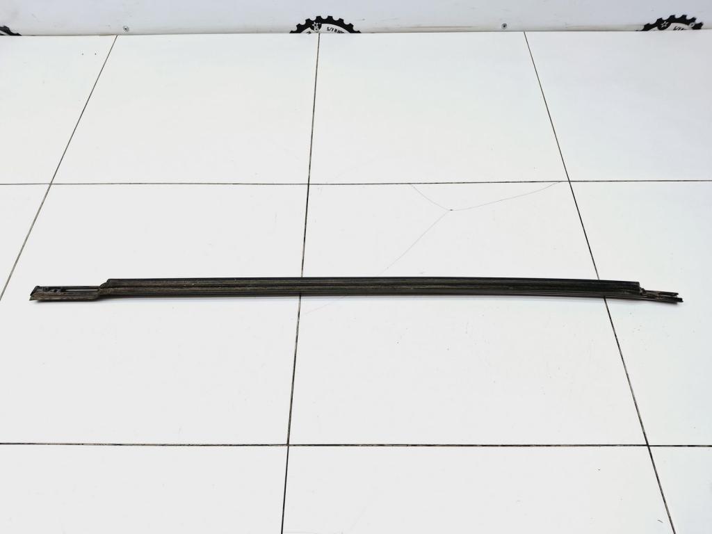 Накладка стекла переднего правого, 1000 рублей, Пермь