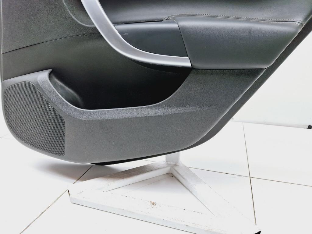 Обшивка двери задней правой, 2500 рублей, Пермь