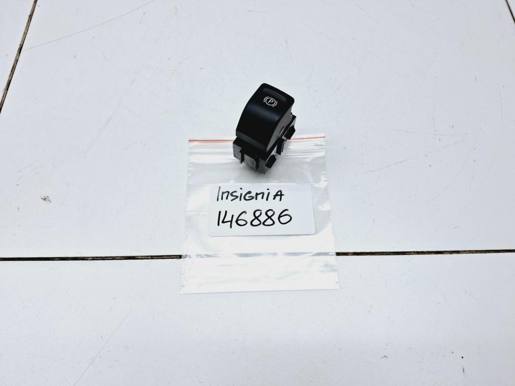 Кнопка фиксатора стояночного тормоза, 1000 рублей, Пермь