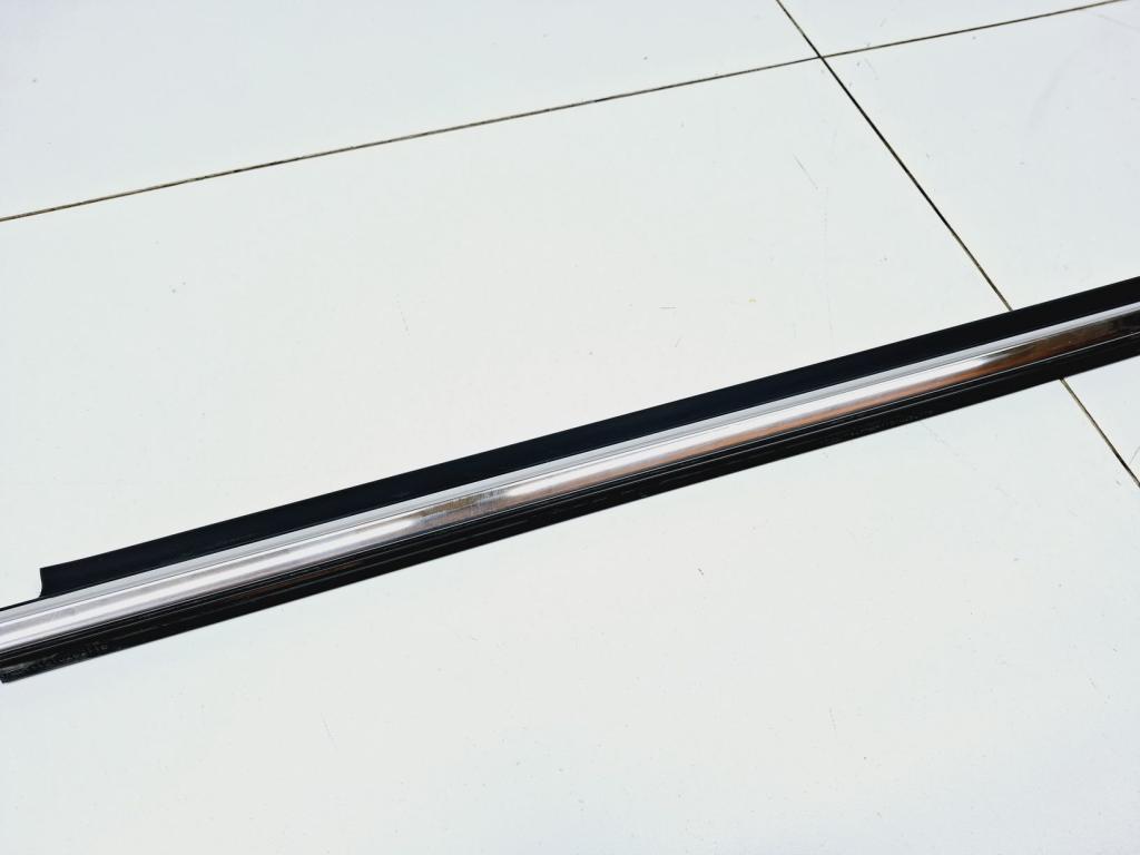 Накладка стекла переднего правого, 3000 рублей, Пермь