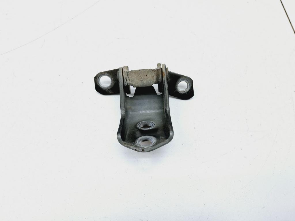 Петля двери передней левой нижняя, 1000 рублей, Пермь