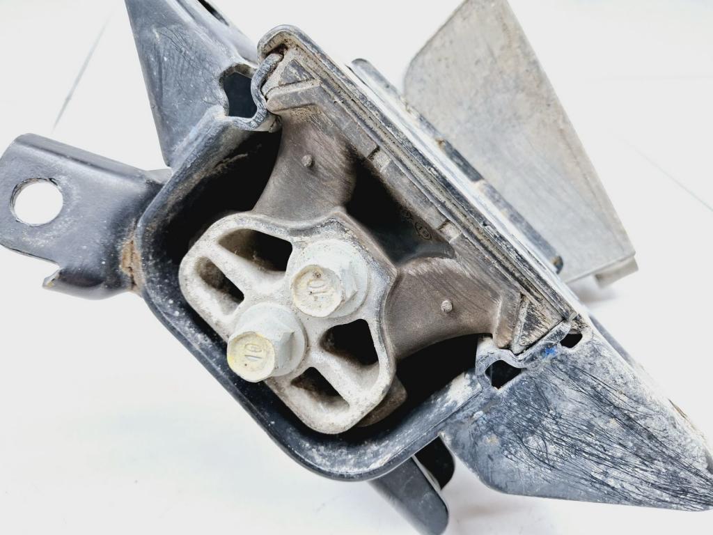 Опора двигателя левая, 3000 рублей, Пермь