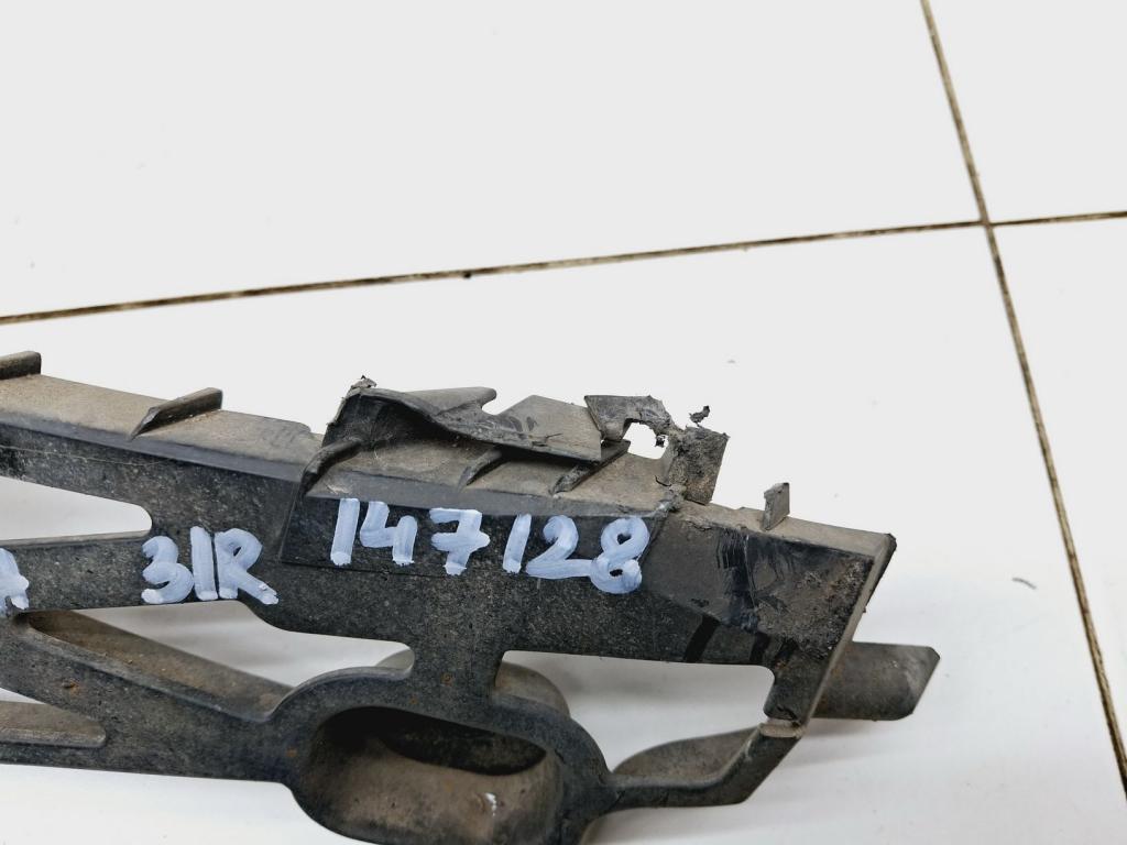 Кронштейн заднего бампера правый, 1500 рублей, Пермь