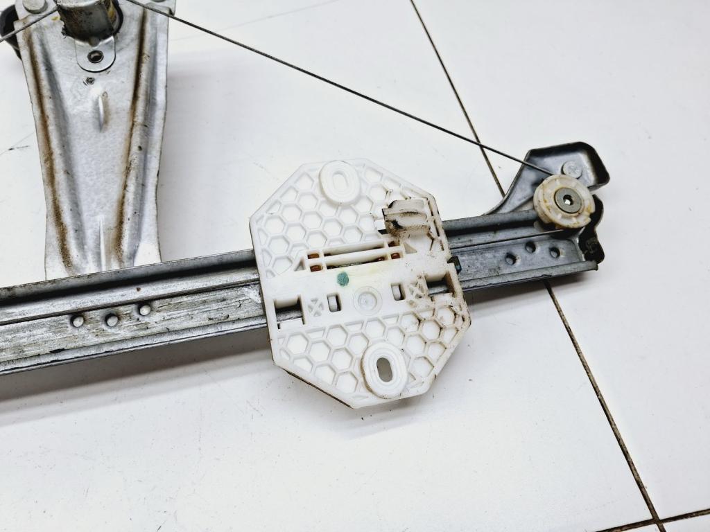 Стеклоподъемник механический задний правый, 500 рублей, Пермь