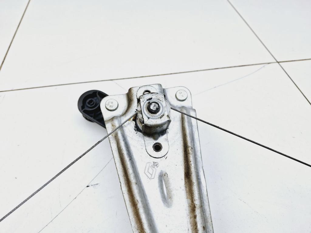 Стеклоподъемник механический задний правый, 500 рублей, Пермь