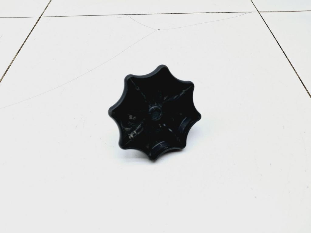 Болт крепления запасного колеса, 500 рублей, Пермь