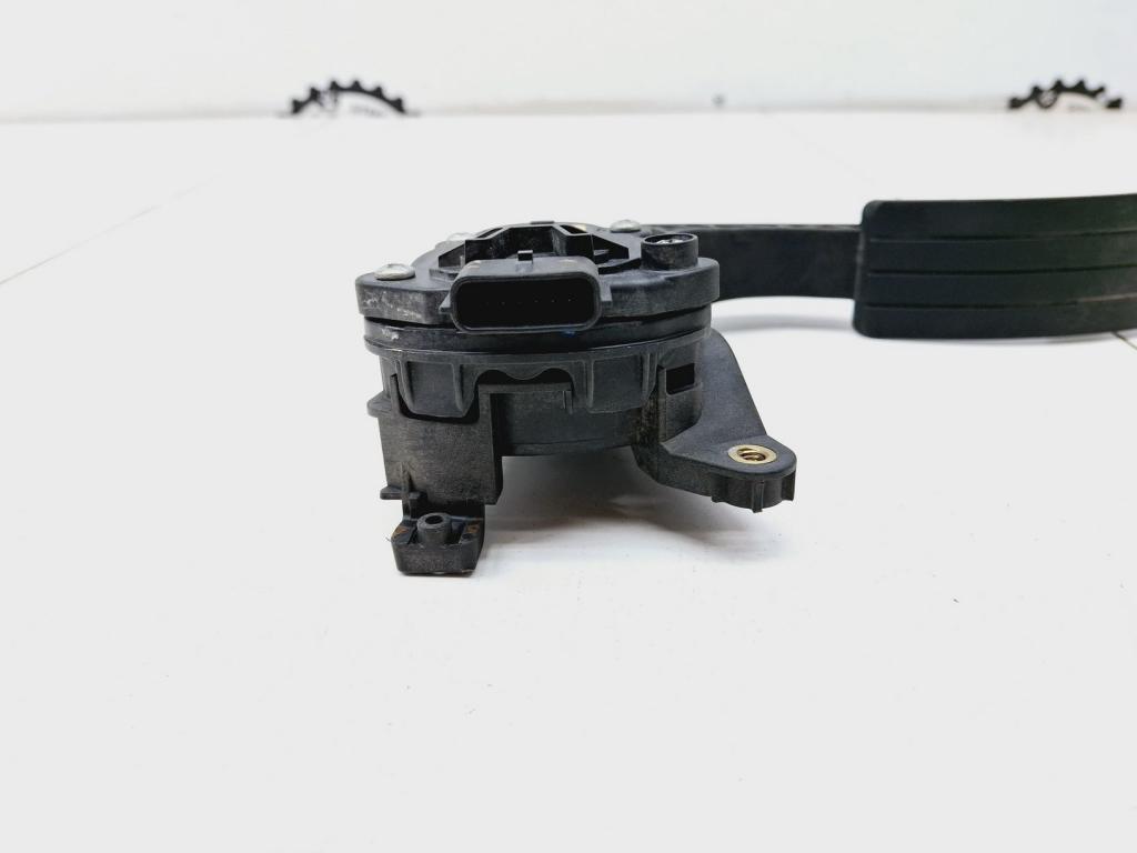 Педаль газа, 2000 рублей, Пермь