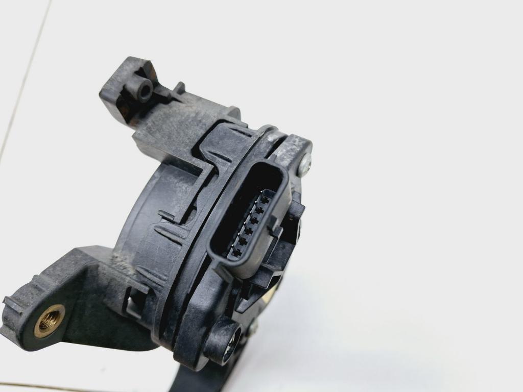 Педаль газа, 2000 рублей, Пермь