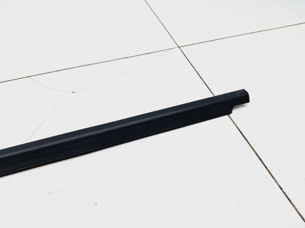 Накладка стекла переднего левого, 2000 рублей, Пермь